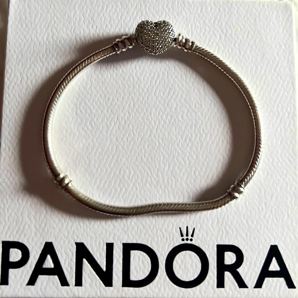 Pandora sparkling heart clasp bracelet 7.1 inch